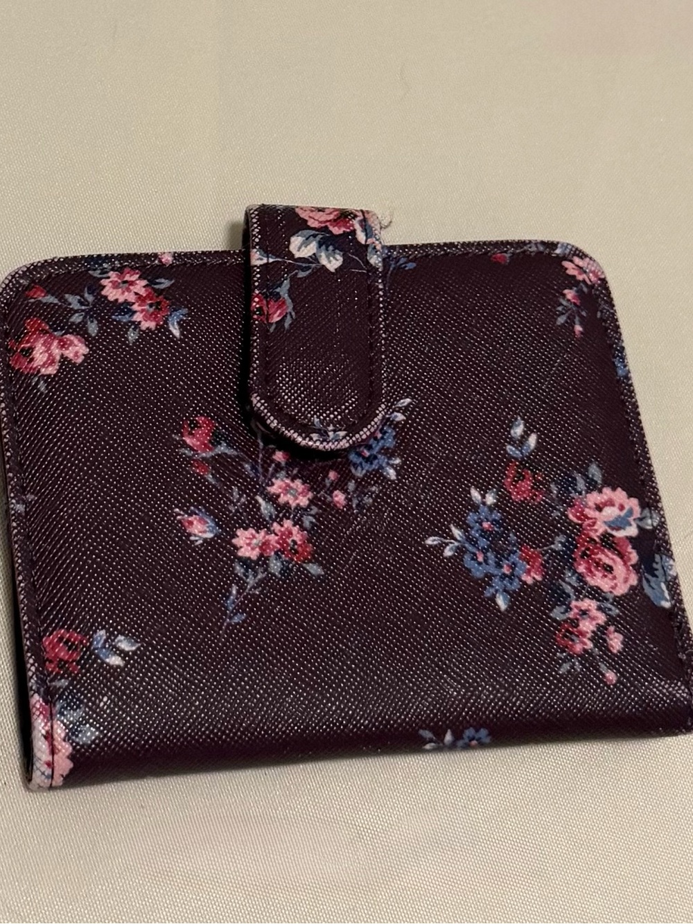 Floral Trifold Wallet with Zipper Coin Pocket ~ Compact, Light, Spring